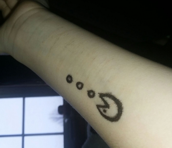 Tanda persentase kecil di pergelangan tangan